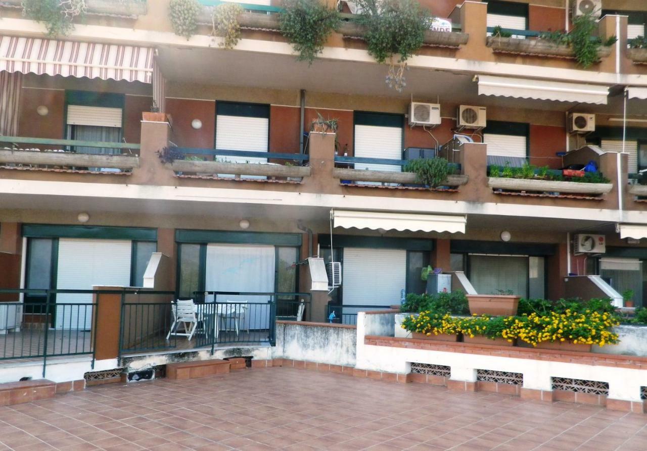 Aparthotel pietre nere à Giardini-Naxos Extérieur photo